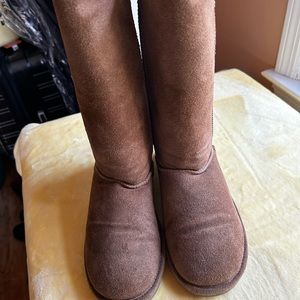 Bear Paw suede and Sherpa boots hickory and cream Sherpa, size 9